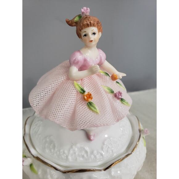 RARE Vintage 1975 Maruri‎ Masterpiece Bone China Girl Trinket Box Enesco Ballet - Picture 2 of 9